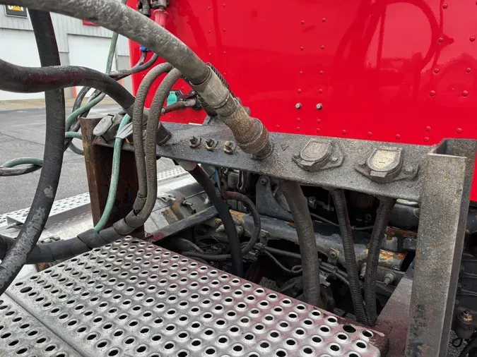 2021 International HX6200f49c8b535250d1a1f5db9b324ee37e0