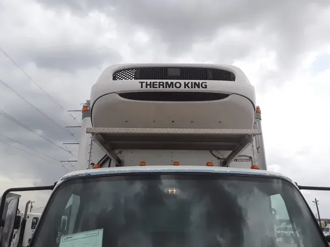 2017 FREIGHTLINER M2 106