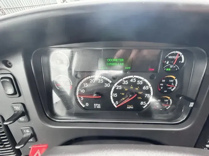 2017 FREIGHTLINER M2 106