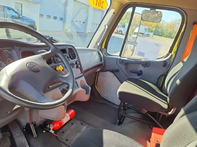 2017 FREIGHTLINER/MERCEDES M2 1060f51374423ebdfa71011e4c42e93e458