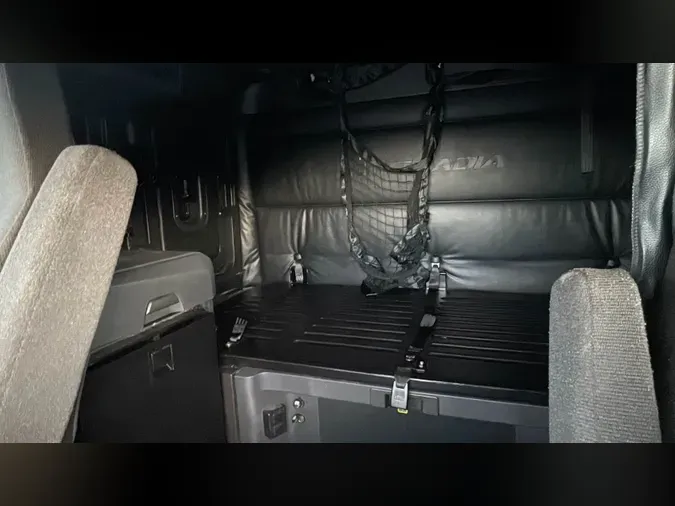 2024 Freightliner Cascadia 1260f52d2eadc57b1f9621ddae51f4a0acc