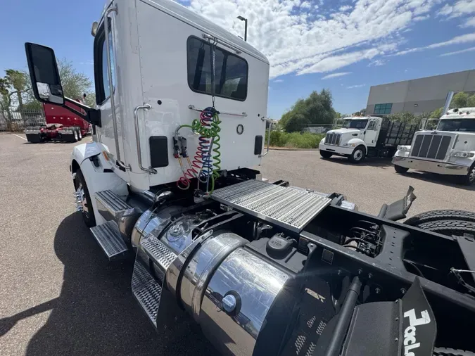 2022 Peterbilt 579
