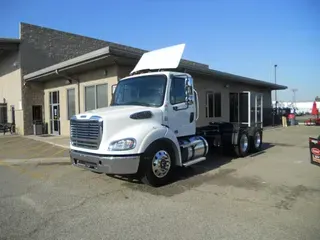 2023 Freightliner Business Class M2 112