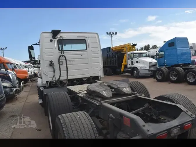 2018 VOLVO VNL62T300