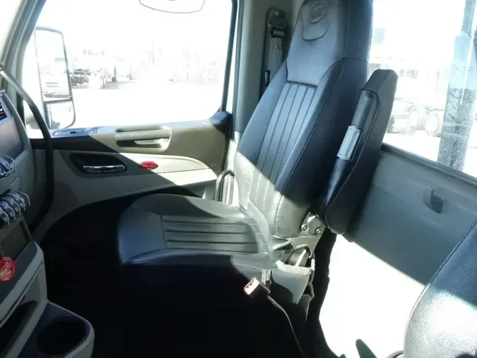 2023 Peterbilt 567