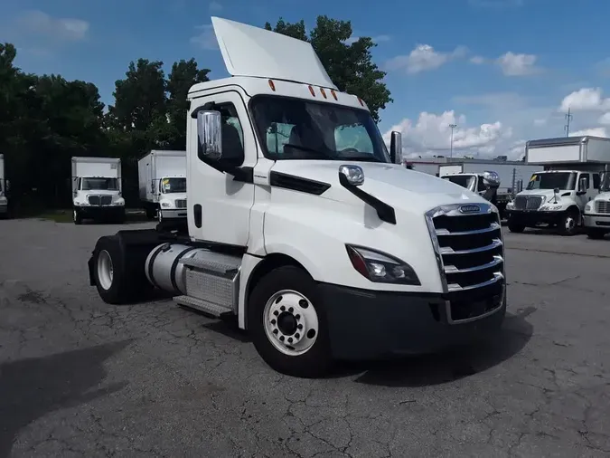 2020 FREIGHTLINER NEW CASCADIA 126