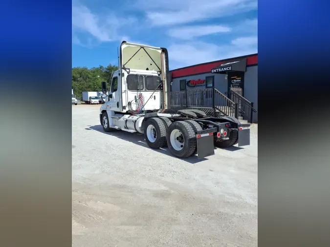 2020 FREIGHTLINER/MERCEDES CASCADIA 1250f68667b2d51a307975375668f5b4a3b