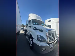 2017 FREIGHTLINER/MERCEDES CASCADIA 113