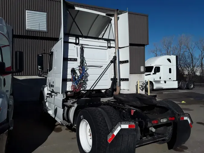 2016 VOLVO VNL42-430