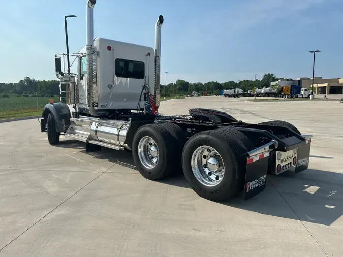 2023 Kenworth W900L