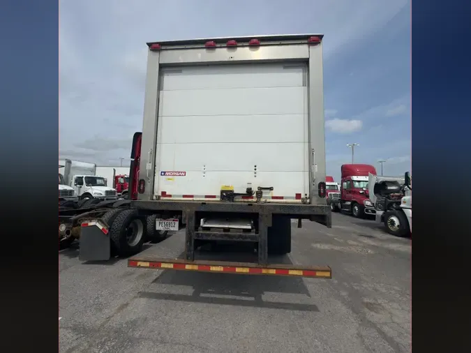 2017 FREIGHTLINER M2 106