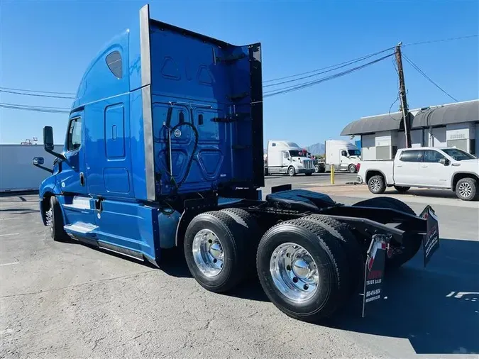 2020 FREIGHTLINER CA126