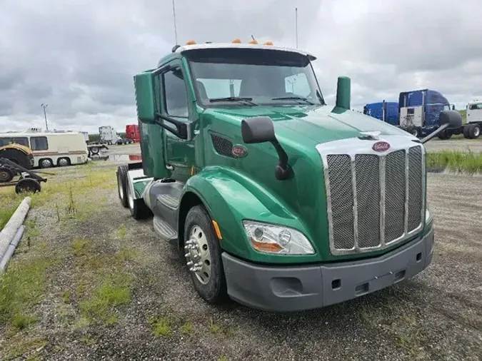 2017 PETERBILT 579