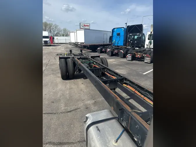 2019 FREIGHTLINER/MERCEDES M2 1060f7e22d19abcde5efc75696ace3a94ee