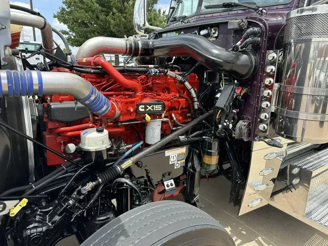2021 Peterbilt 389