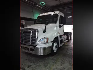 2016 FREIGHTLINER/MERCEDES CASCADIA 125