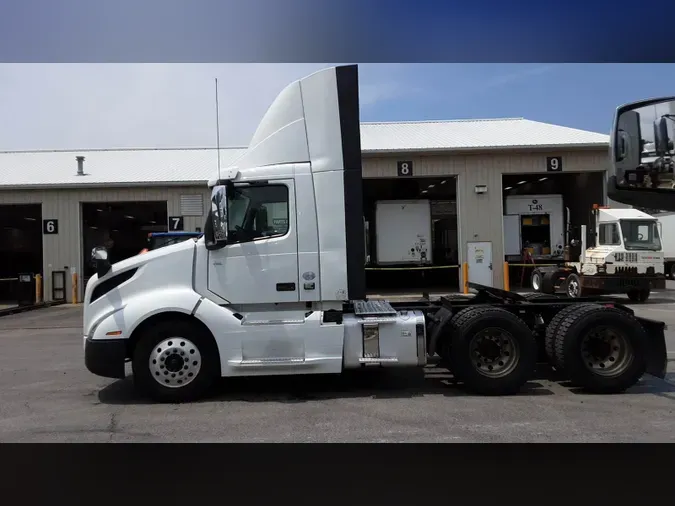 2018 Volvo VNL300
