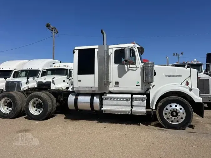 2014 WESTERN STAR 4900
