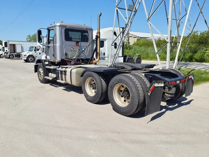 2017 MACK TRUCKS, INC. CXU600