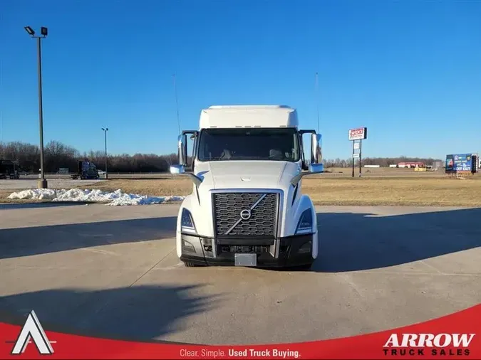 2021 VOLVO VNL740