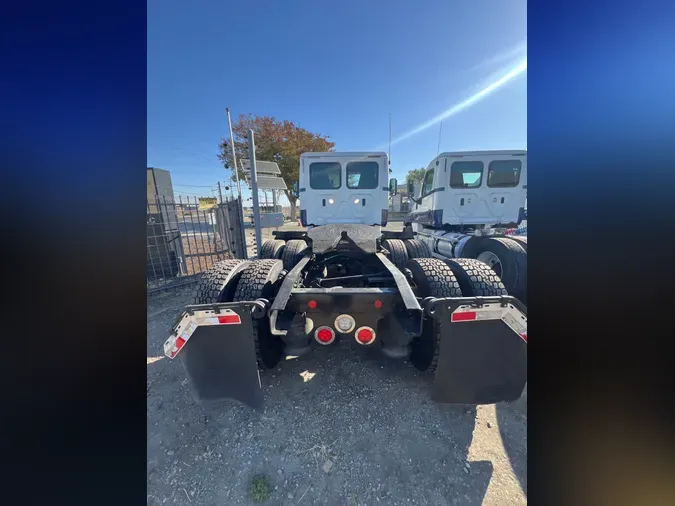 2018 FREIGHTLINER/MERCEDES CASCADIA 125