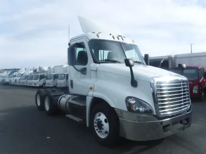 2018 FREIGHTLINER/MERCEDES CASCADIA 125