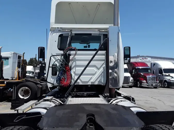 2021 NAVISTAR INTERNATIONAL LT625 DAYCAB S/A