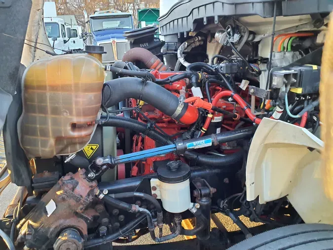 2017 NAVISTAR INTERNATIONAL 4300