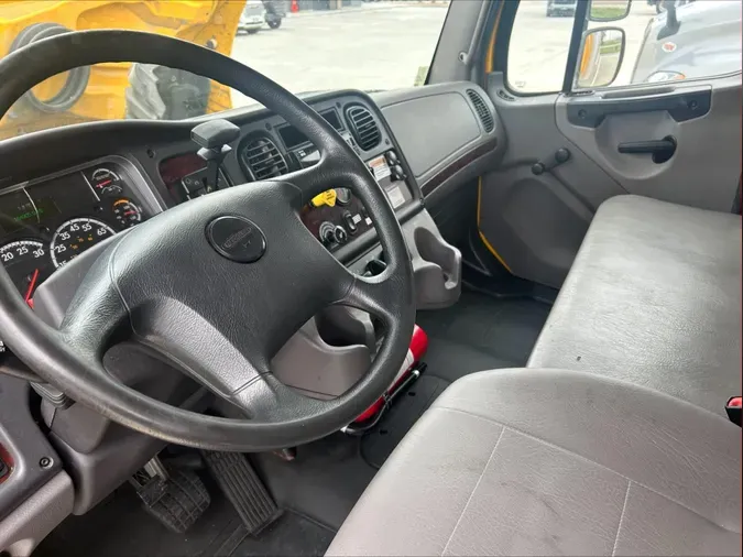 2019 Freightliner Business Class M2 106