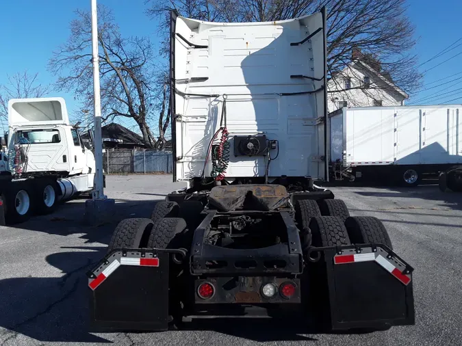 2019 VOLVO VNL64T-760