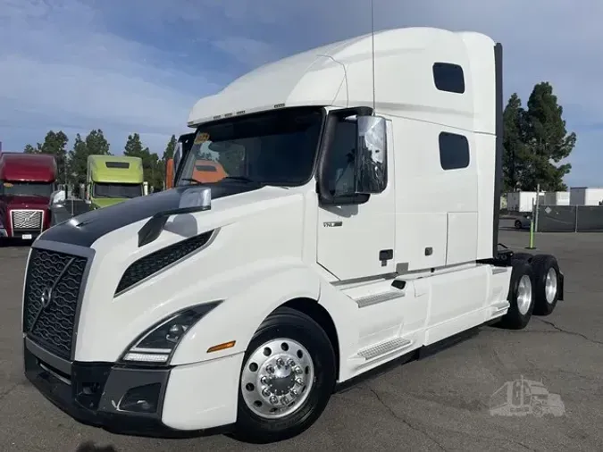 2023 VOLVO VNL64T760