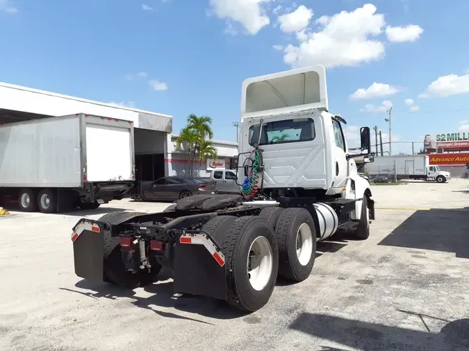 2019 NAVISTAR INTERNATIONAL LT625 DAYCAB T/A