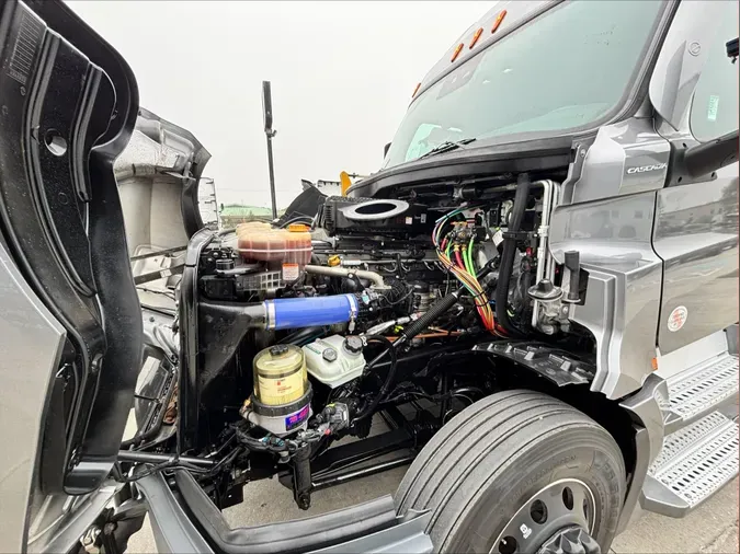 2024 Freightliner Cascadia 126