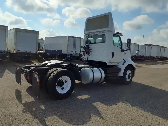 2019 NAVISTAR INTERNATIONAL RH613 DAYCAB S/A