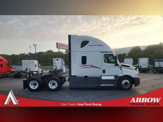 2021 FREIGHTLINER CA126