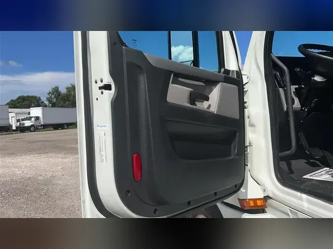 2021 FREIGHTLINER CA126