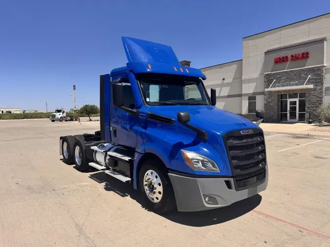 2020 Freightliner Cascadia0fac58cd91f060b74ba586fdb9006f2c