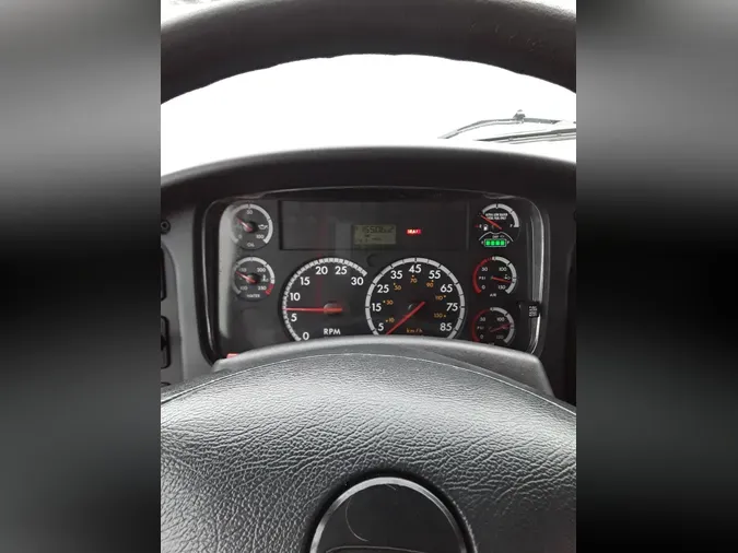 2015 FREIGHTLINER/MERCEDES M2 106