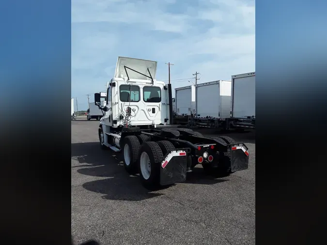 2017 FREIGHTLINER CASCADIA 125