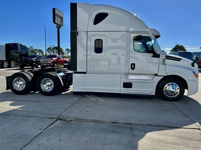 2024 Freightliner Cascadia 126