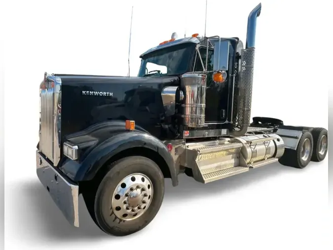 2025 Kenworth W900L0fb6c0b563aa0f25450dd9f9cbdb09d5