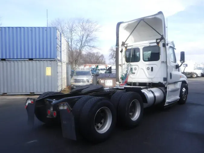 2018 FREIGHTLINER/MERCEDES CASCADIA 125