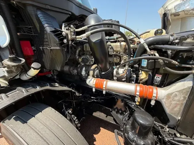 2022 FREIGHTLINER CA126