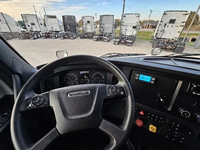 2025 FREIGHTLINER Cascadia 1260fbbaeecf9c97a6c201f145bbce08204