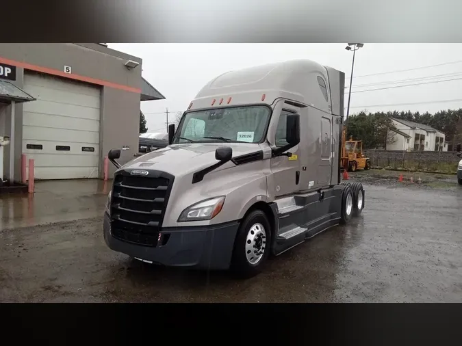 2024 Freightliner Cascadia 1260fbc2f72d5974aaec0cf316e9af32a0f