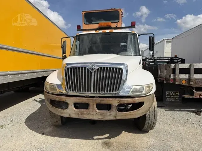 2010 INTERNATIONAL DURASTAR 4300