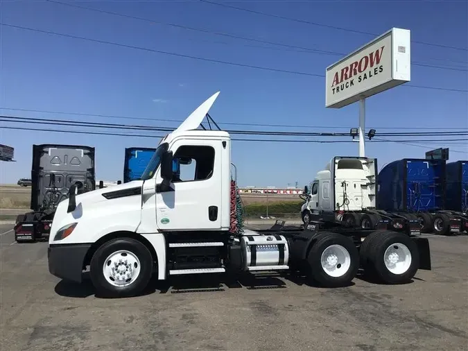 2019 FREIGHTLINER CA126