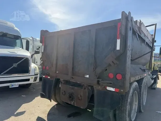 2001 MACK VISION CX613