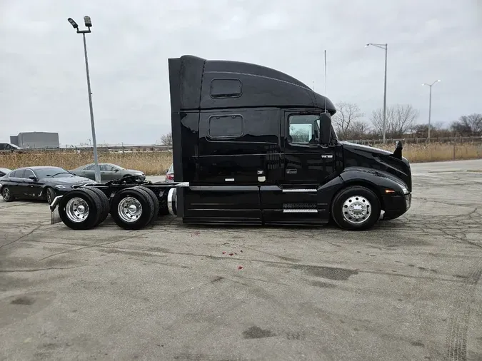 2023 VOLVO VNL64T860