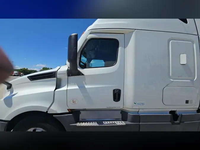 2022 Freightliner Cascadia 126
